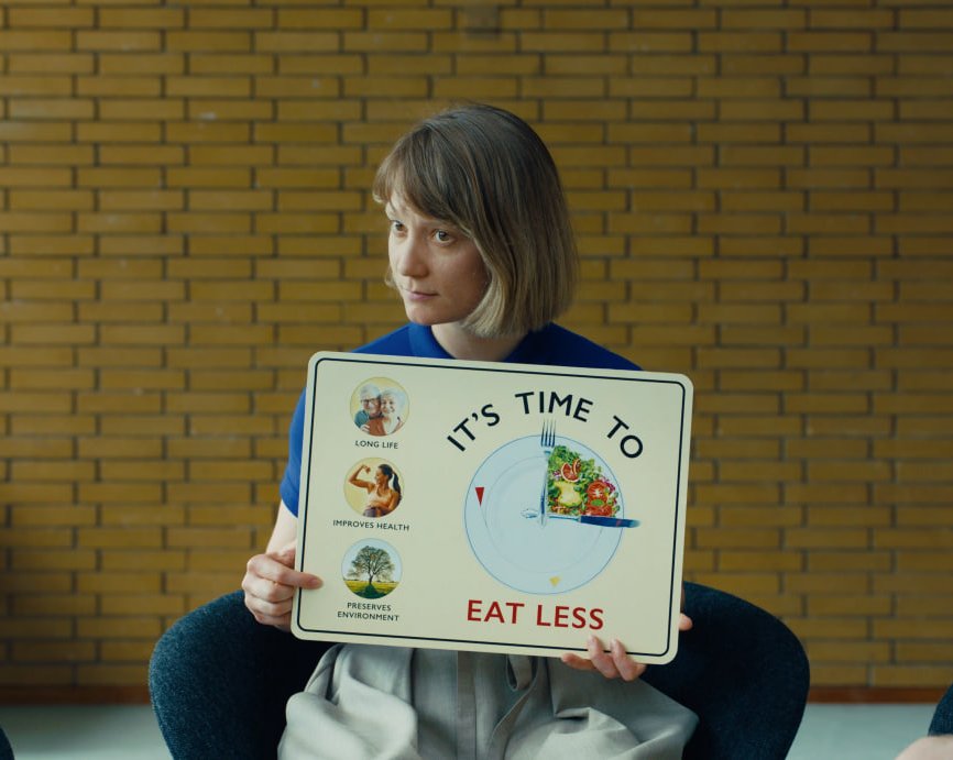 «Клуб Зеро» с Мией Васиковской — фильм о секте, от которого становится жутко