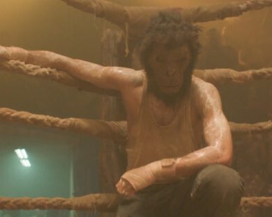 «Манкимэн» — динамичный боевик про Индию с отличным экшеном и почти без танцев