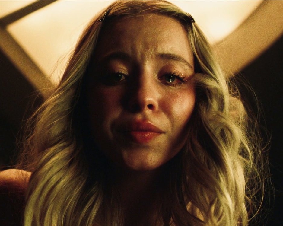 Звезда «Эйфории» Сидни Суини высказалась о своих сексуальных сценах