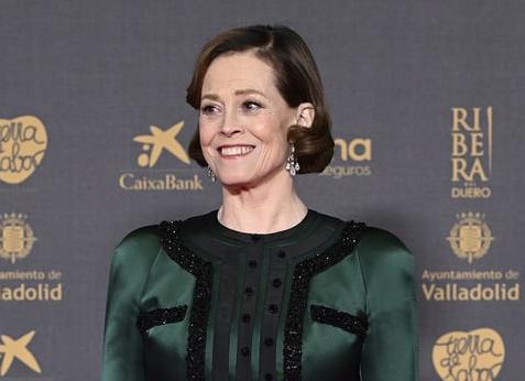 Сигурни Уивер ведёт переговоры о съёмках в фильме «Мандалорец и Грогу»